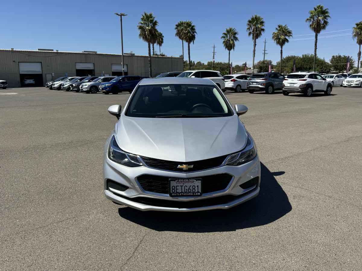 Used 2018 Chevrolet Cruze LT w/ LT Fleet Convenience Package FWD image 4