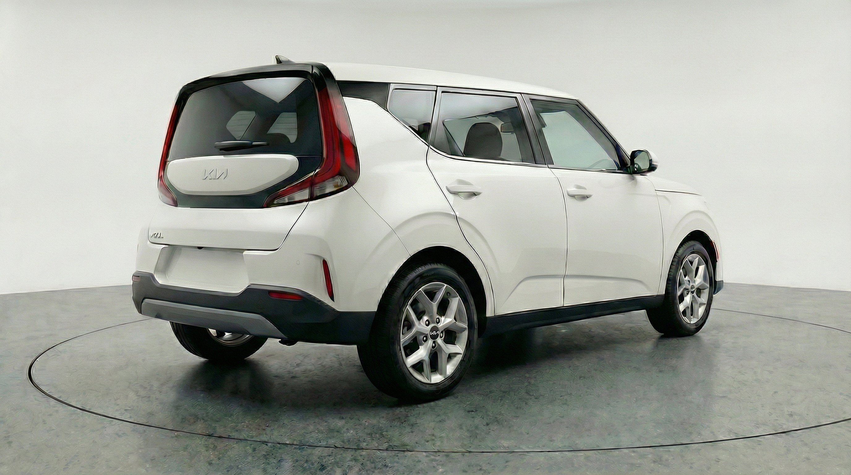 Used 2025 Kia Soul LX w/ LX Technology Package FWD image 9
