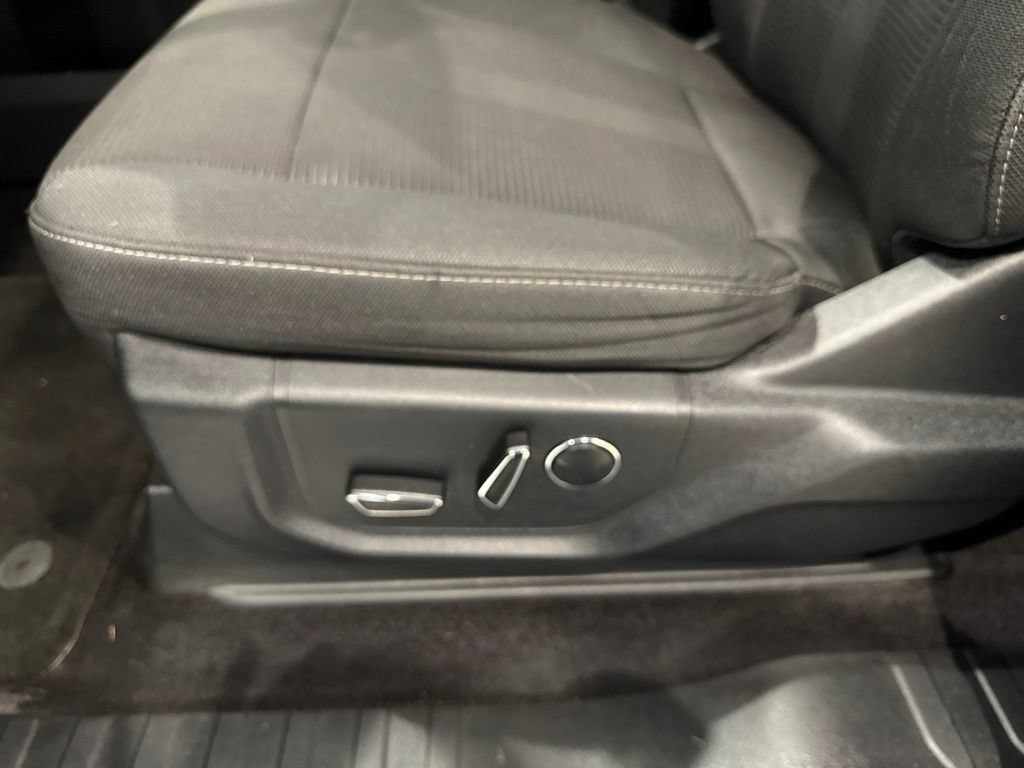 Used 2016 Ford F150 XLT w/ Equipment Group 302A Luxury AWD/4WD image 23