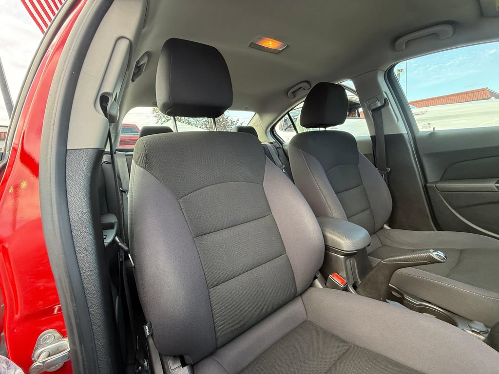 Used 2014 Chevrolet Cruze LT w/ RS Package FWD image 33