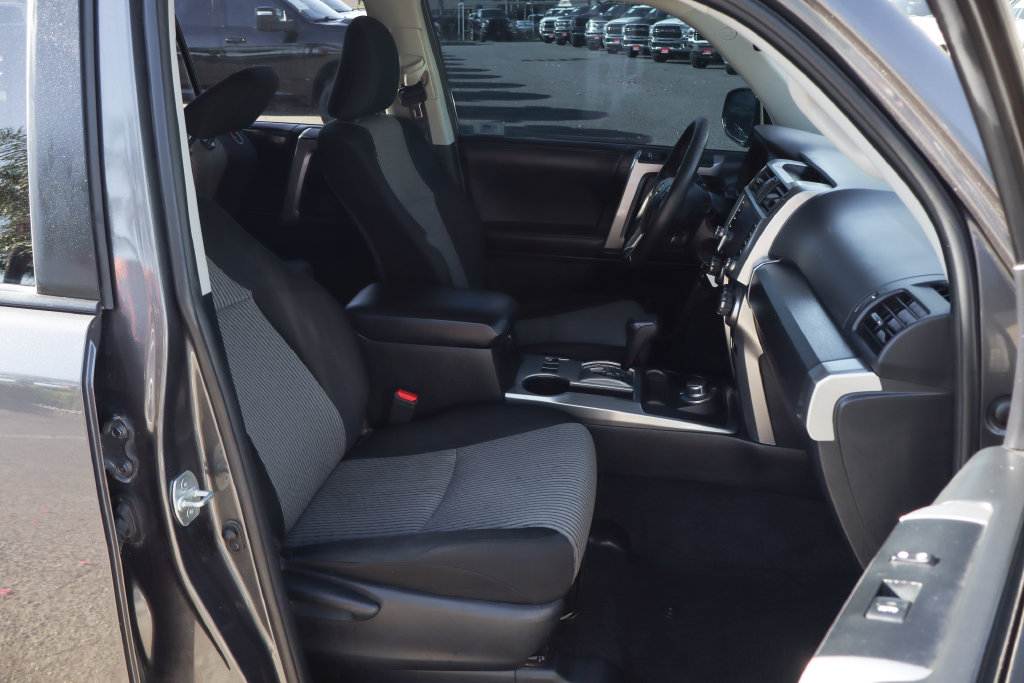 Used 2021 Toyota 4Runner SR5 AWD/4WD image 43