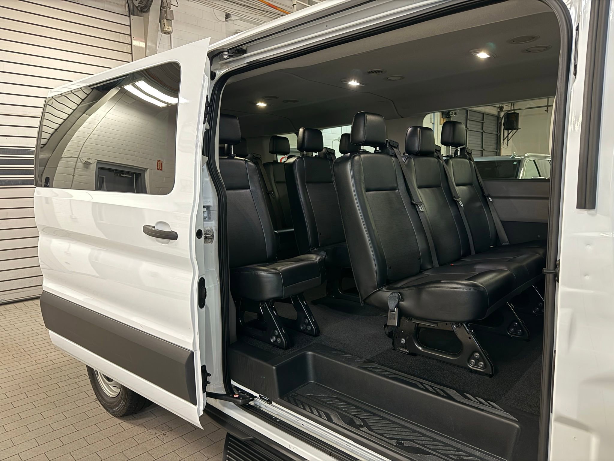 Used 2024 Ford Transit 350 XL image 32