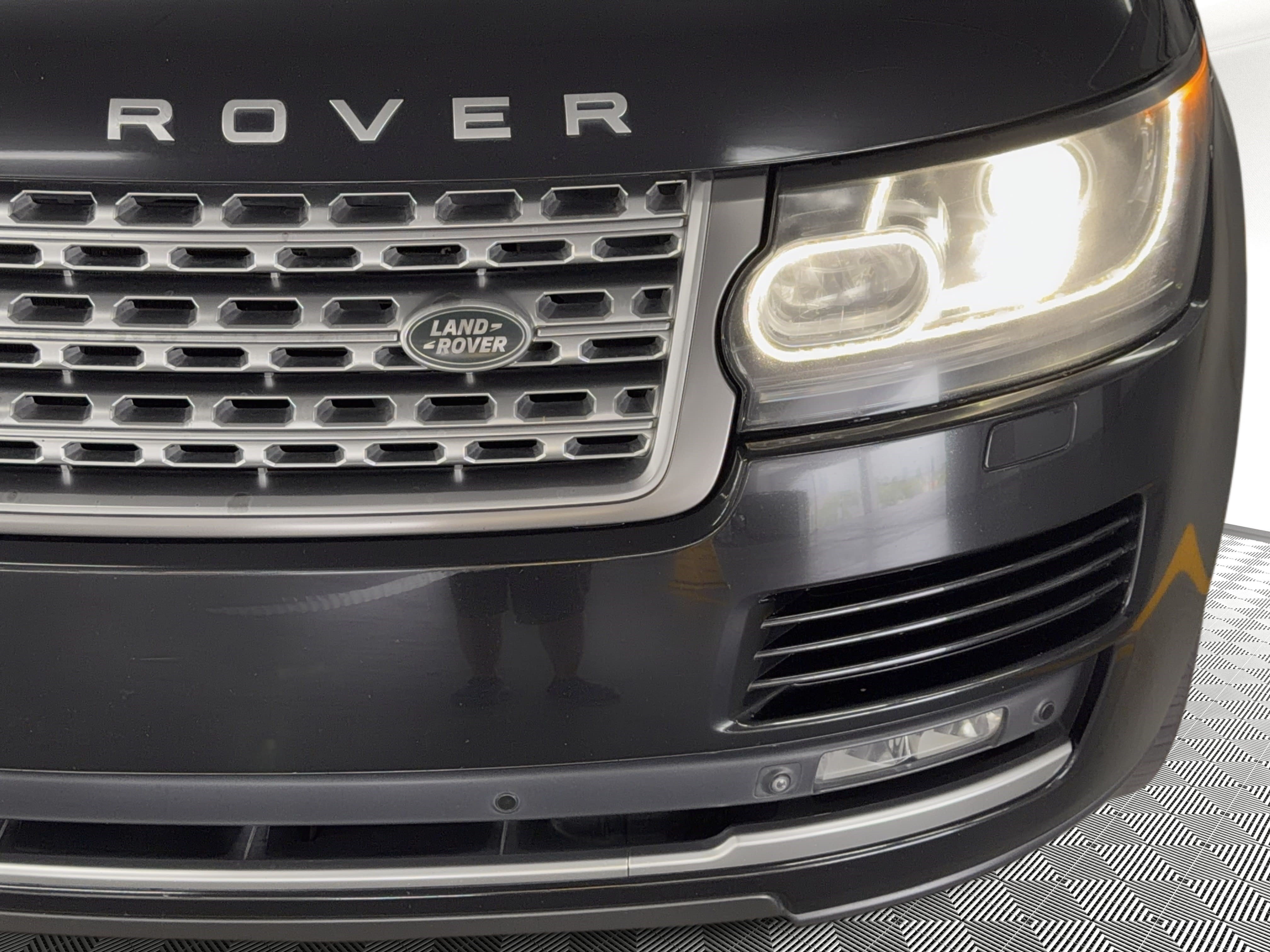 Used 2015 Land Rover Range Rover Supercharged AWD/4WD image 11