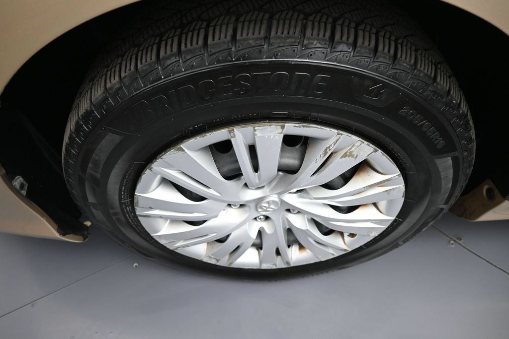 Used 2012 Toyota Camry LE FWD image 14