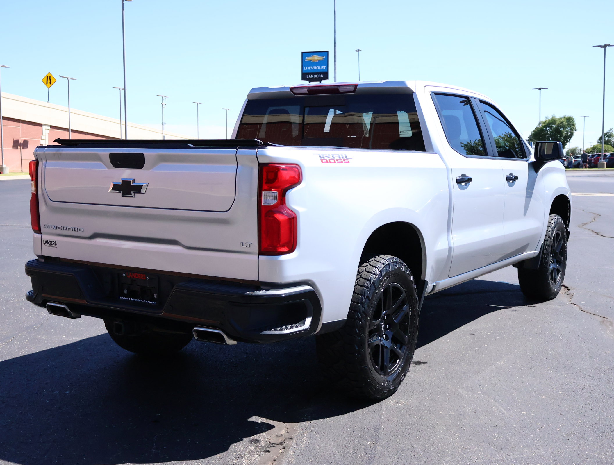 Used 2022 Chevrolet Silverado 1500 LT Trail Boss w/ LT Trail Boss Premium Package AWD/4WD image 33