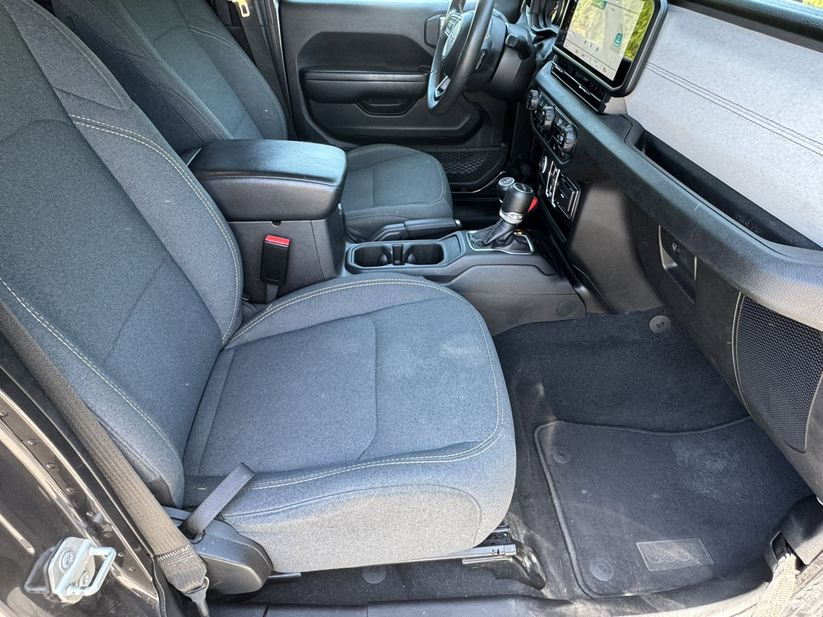 Used 2024 Jeep Gladiator Sport AWD/4WD image 15