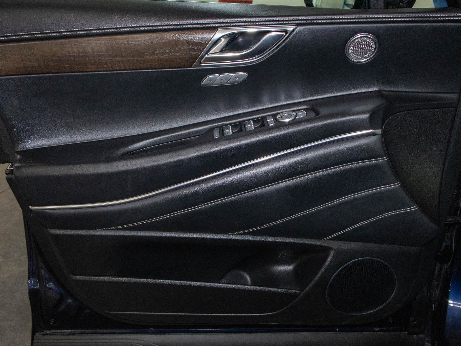 Used 2024 Genesis GV80 2.5T image 11