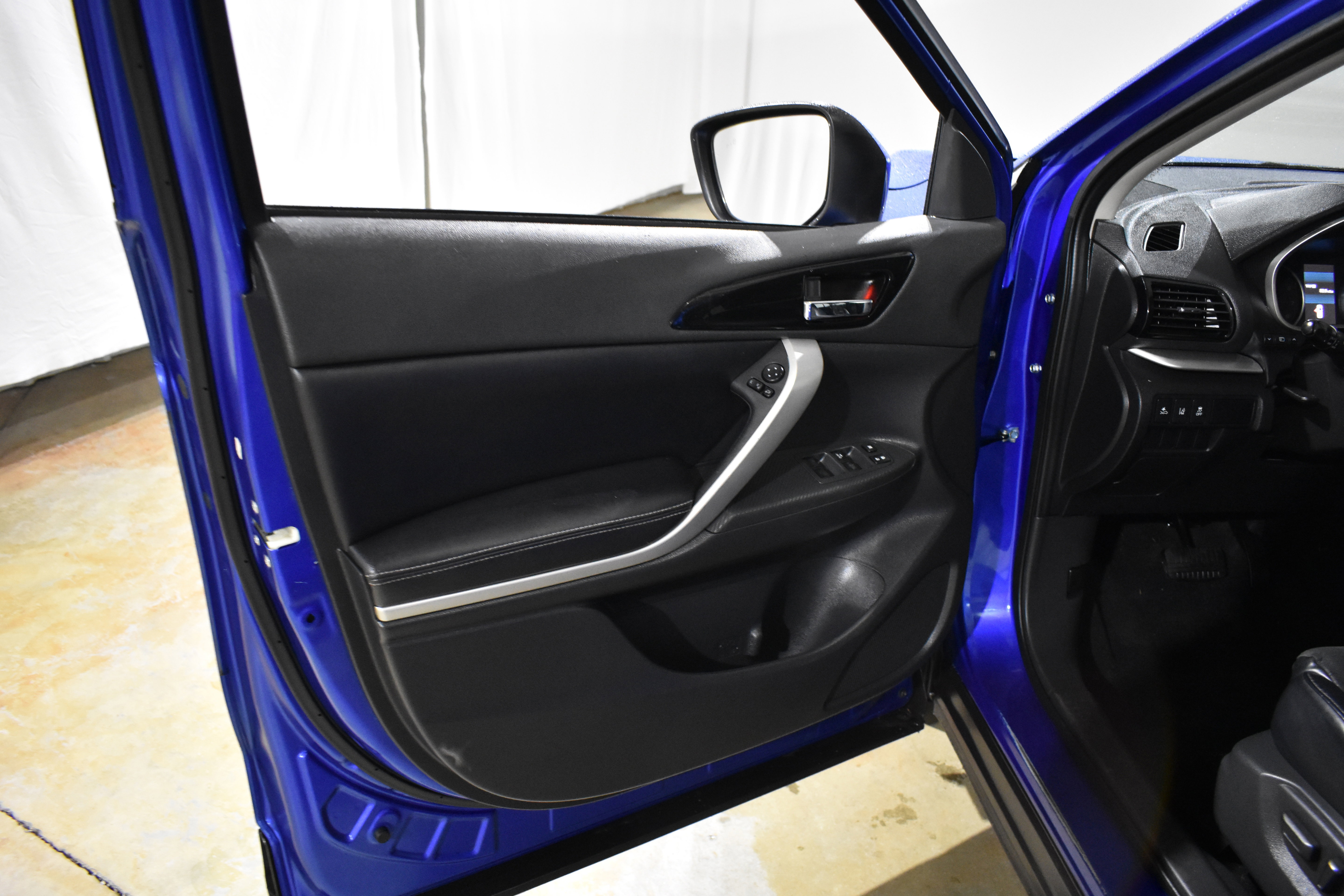 Used 2022 Mitsubishi Eclipse Cross SE image 13