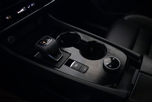 Used 2023 Nissan Rogue SV w/ SV Premium Package image 31