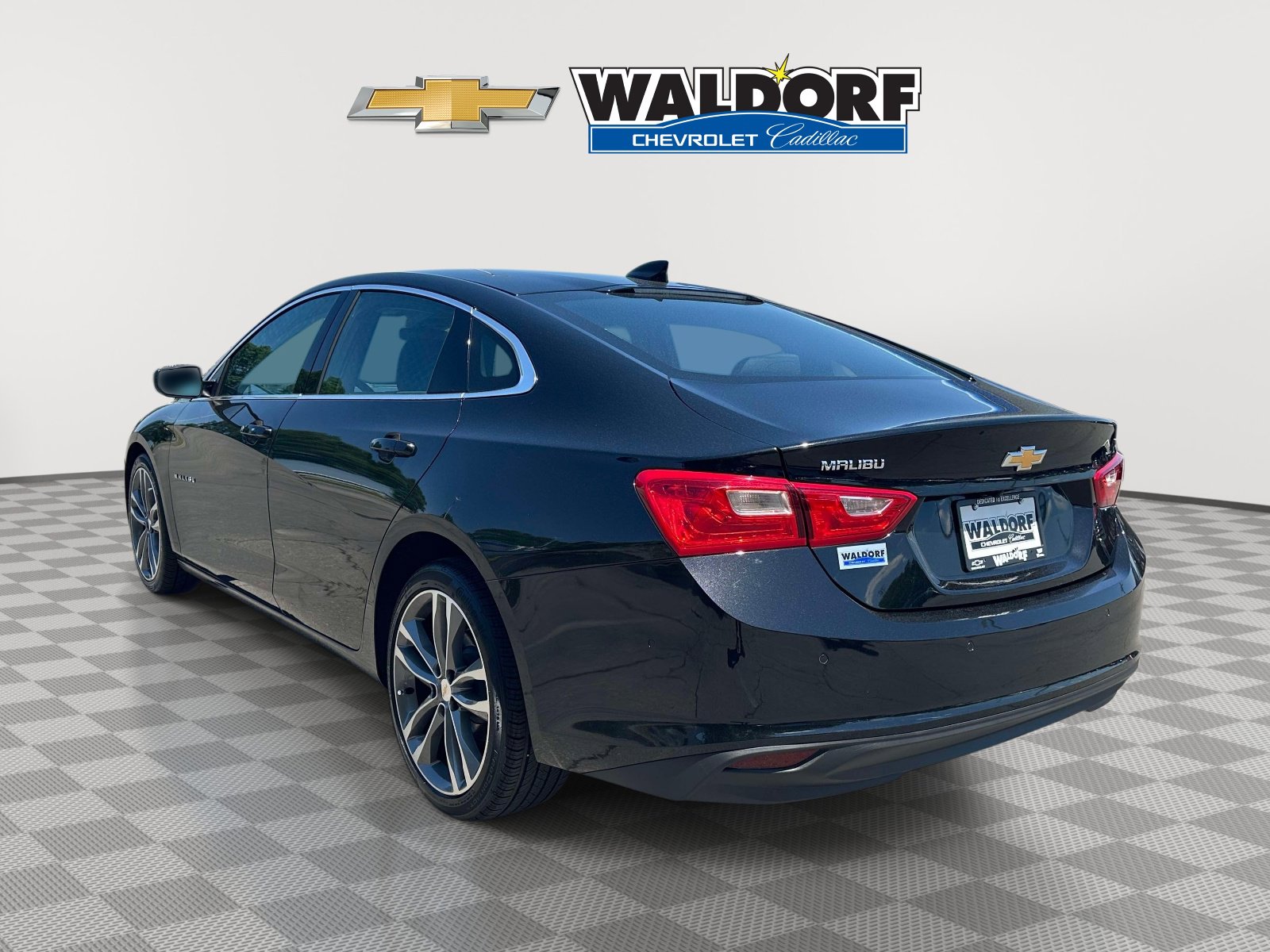 Used 2025 Chevrolet Malibu LT FWD image 4