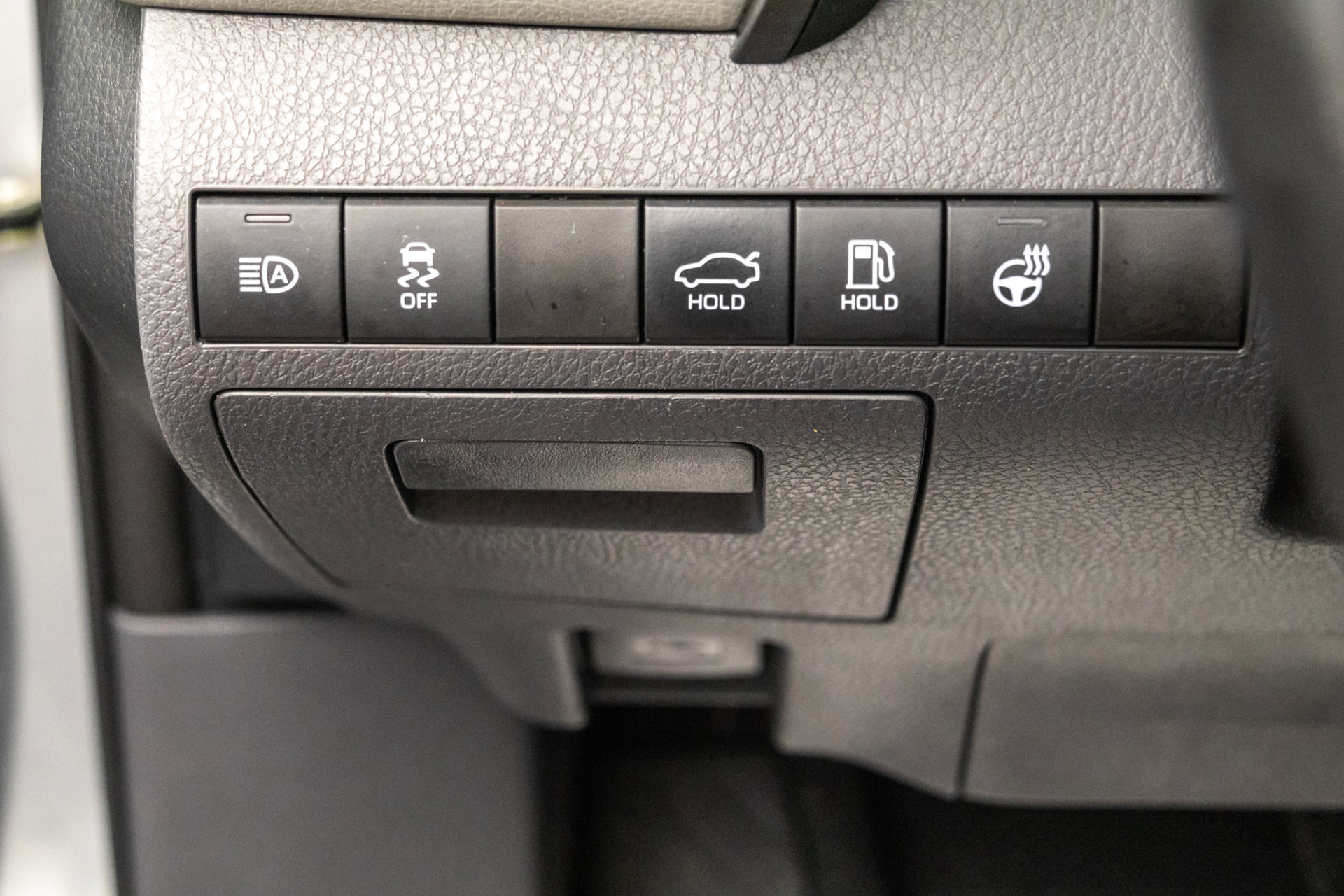 Used 2022 Toyota Camry SE w/ Cold Weather Package AWD/4WD image 18