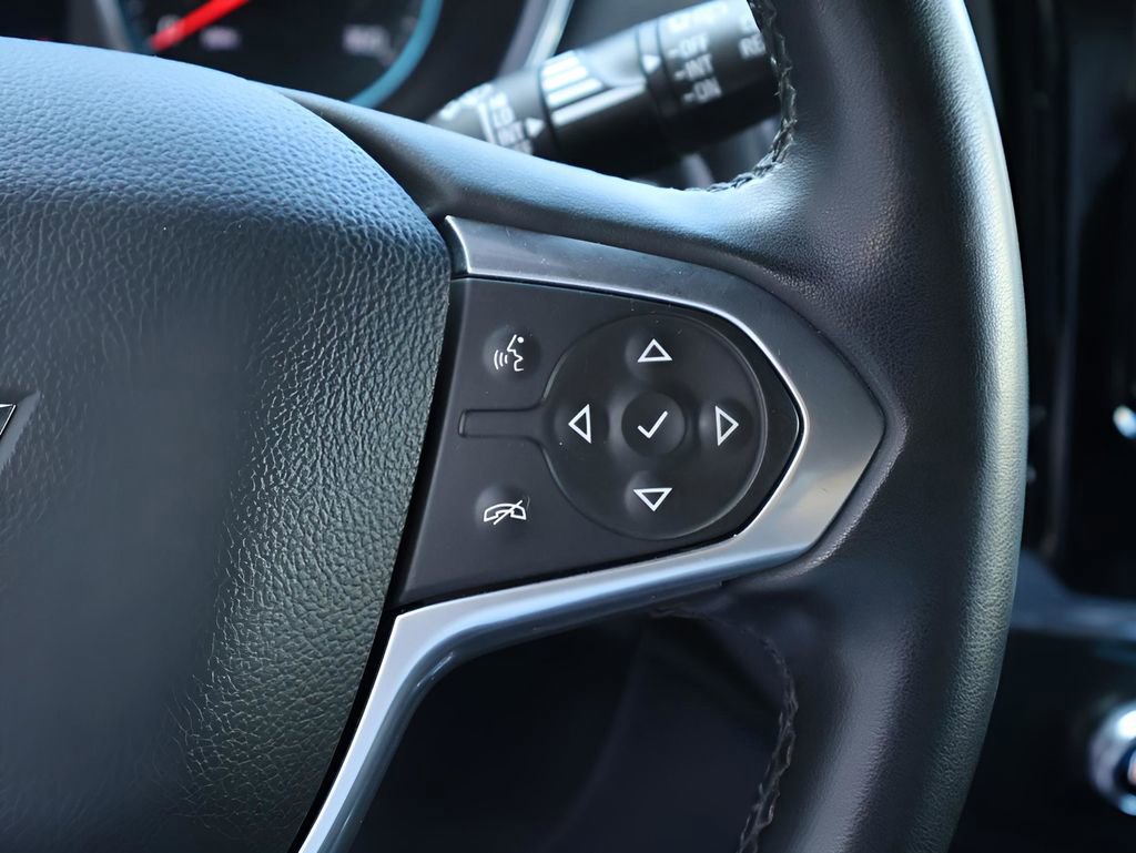 Used 2023 Chevrolet Traverse LT image 36