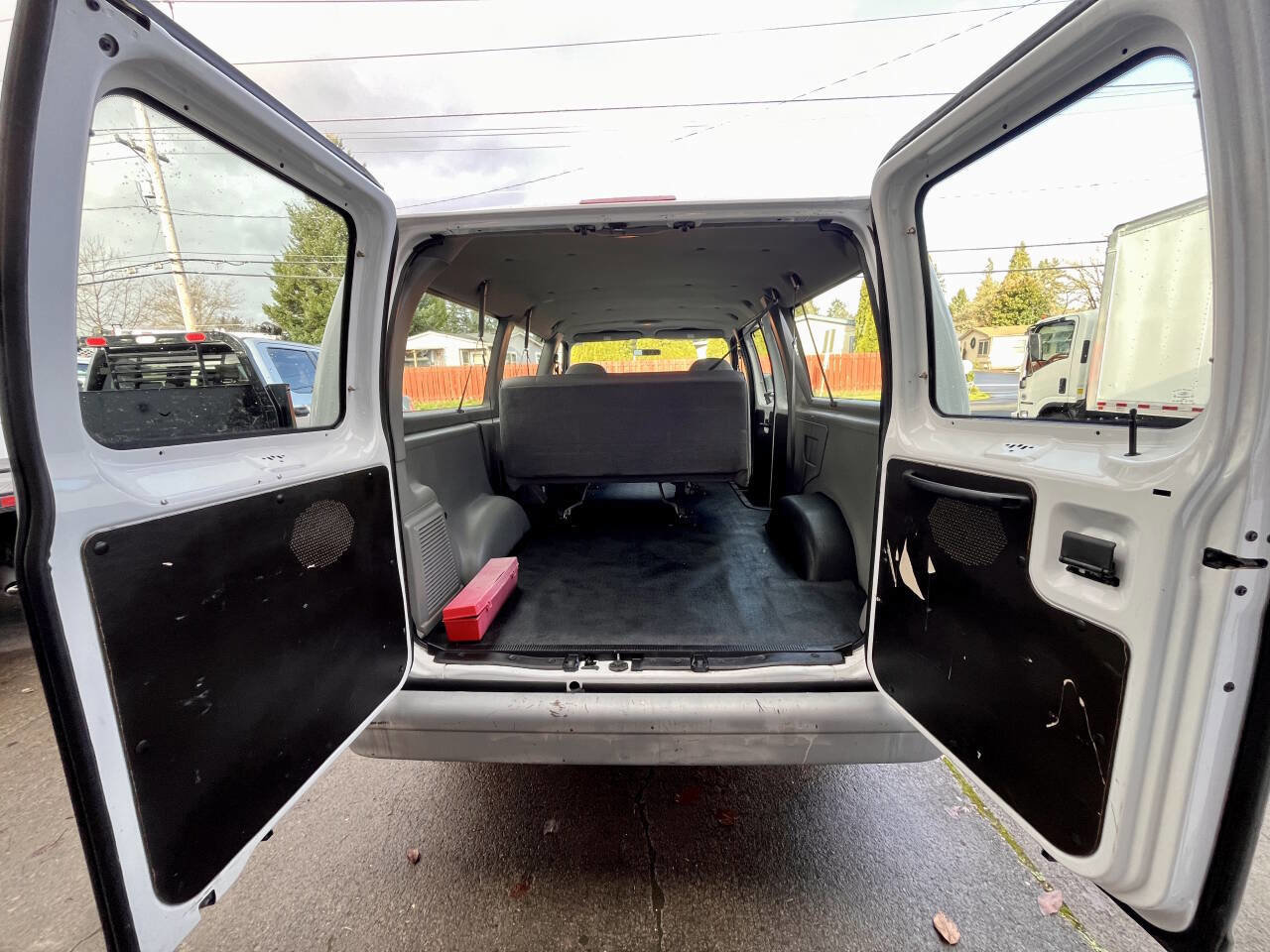 Used 1999 Ford E-150 and Econoline 150 Wagon image 22