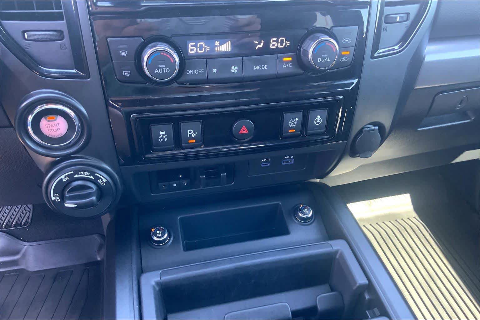 Used 2024 Nissan Titan PRO-4X w/ Pro-4x Convenience Package AWD/4WD image 35