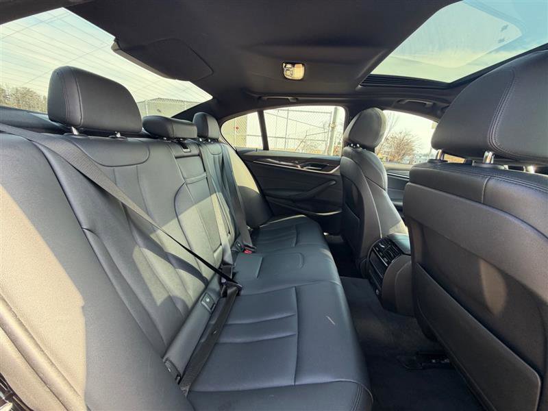 Used 2018 BMW 530i xDrive image 29