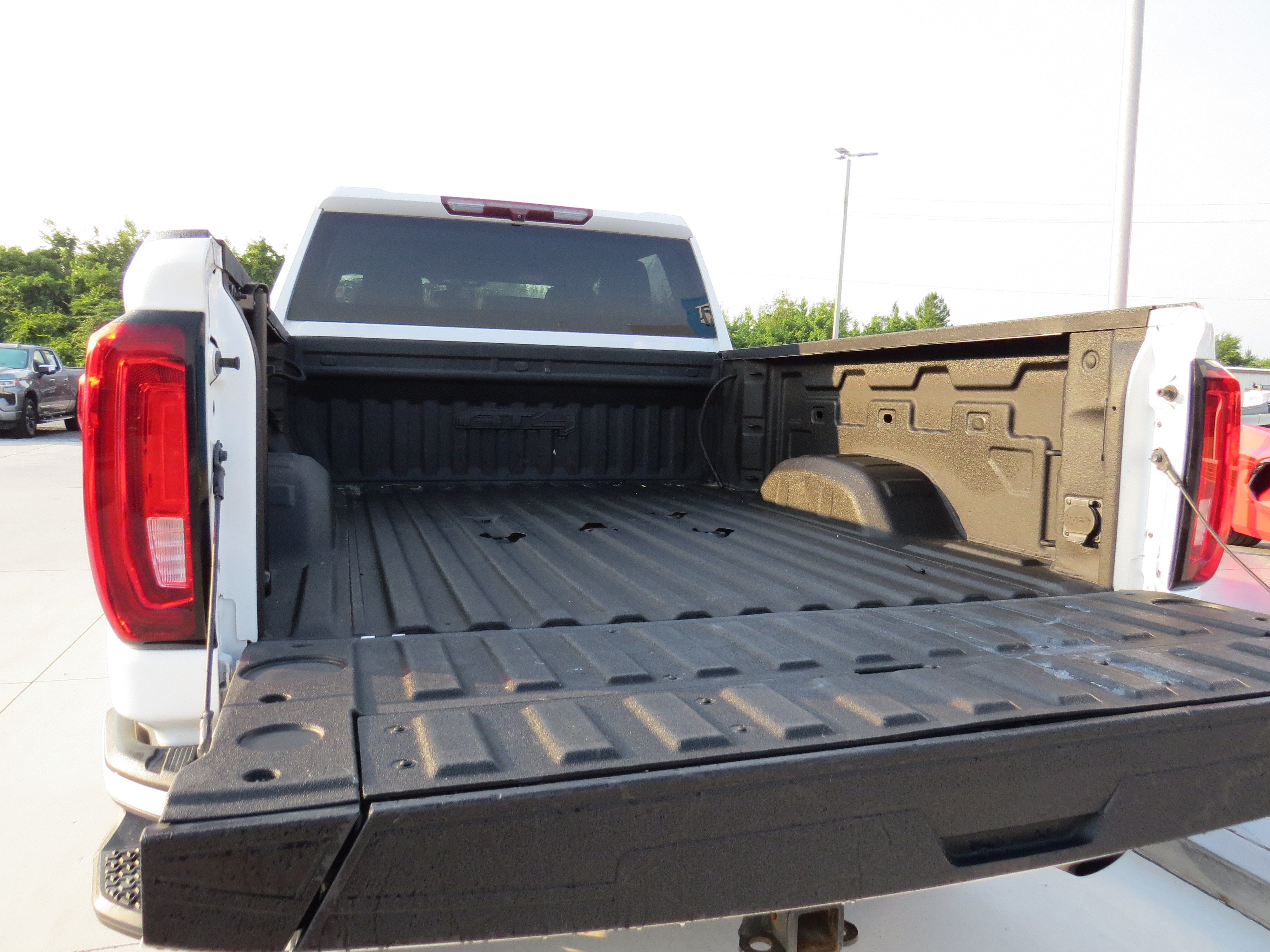 Certified 2021 GMC Sierra 2500 AT4 w/ Gooseneck/5TH Wheel Package AWD/4WD image 15