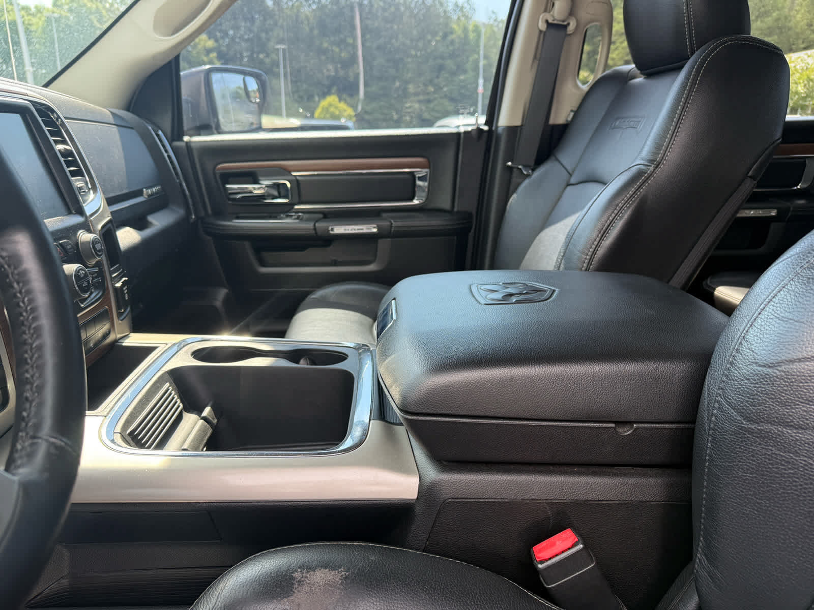 Used 2015 RAM 1500 Laramie w/ Convenience Group AWD/4WD image 23