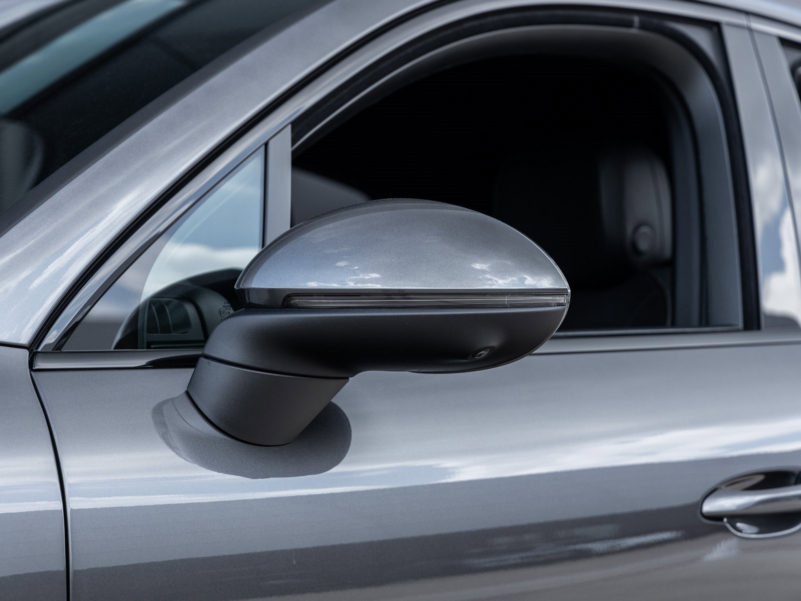 Certified 2025 Porsche Cayenne Coupe image 16