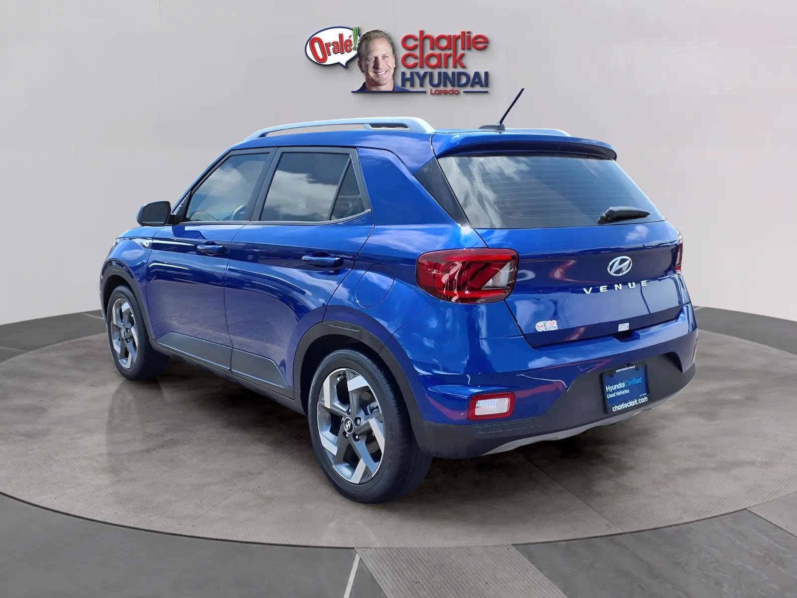 Certified 2024 Hyundai Venue SEL FWD image 3