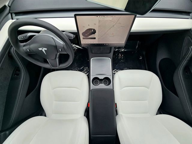 Used 2025 Tesla Model Y Long Range image 28