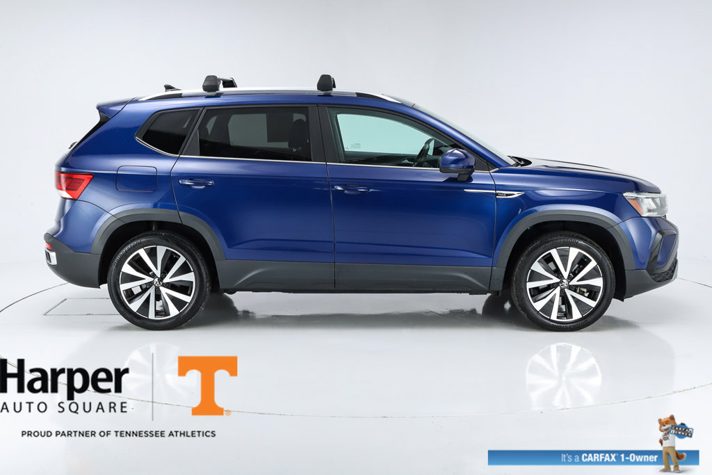 Used 2023 Volkswagen Taos SE w/ Panoramic Sunroof Package FWD image 10