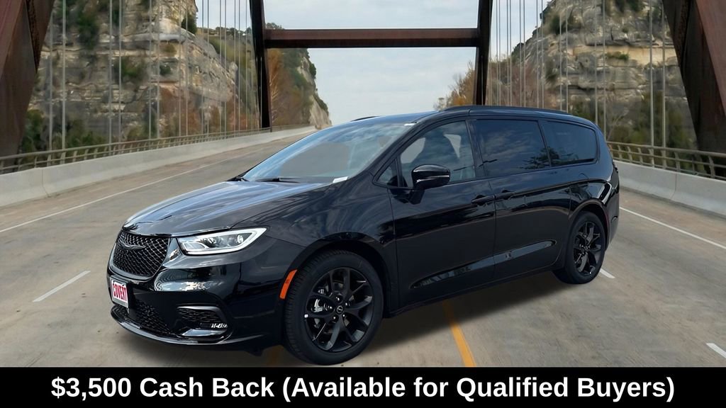 New 2026 Chrysler Pacifica Limited w/ S Appearance Package FWD image 3