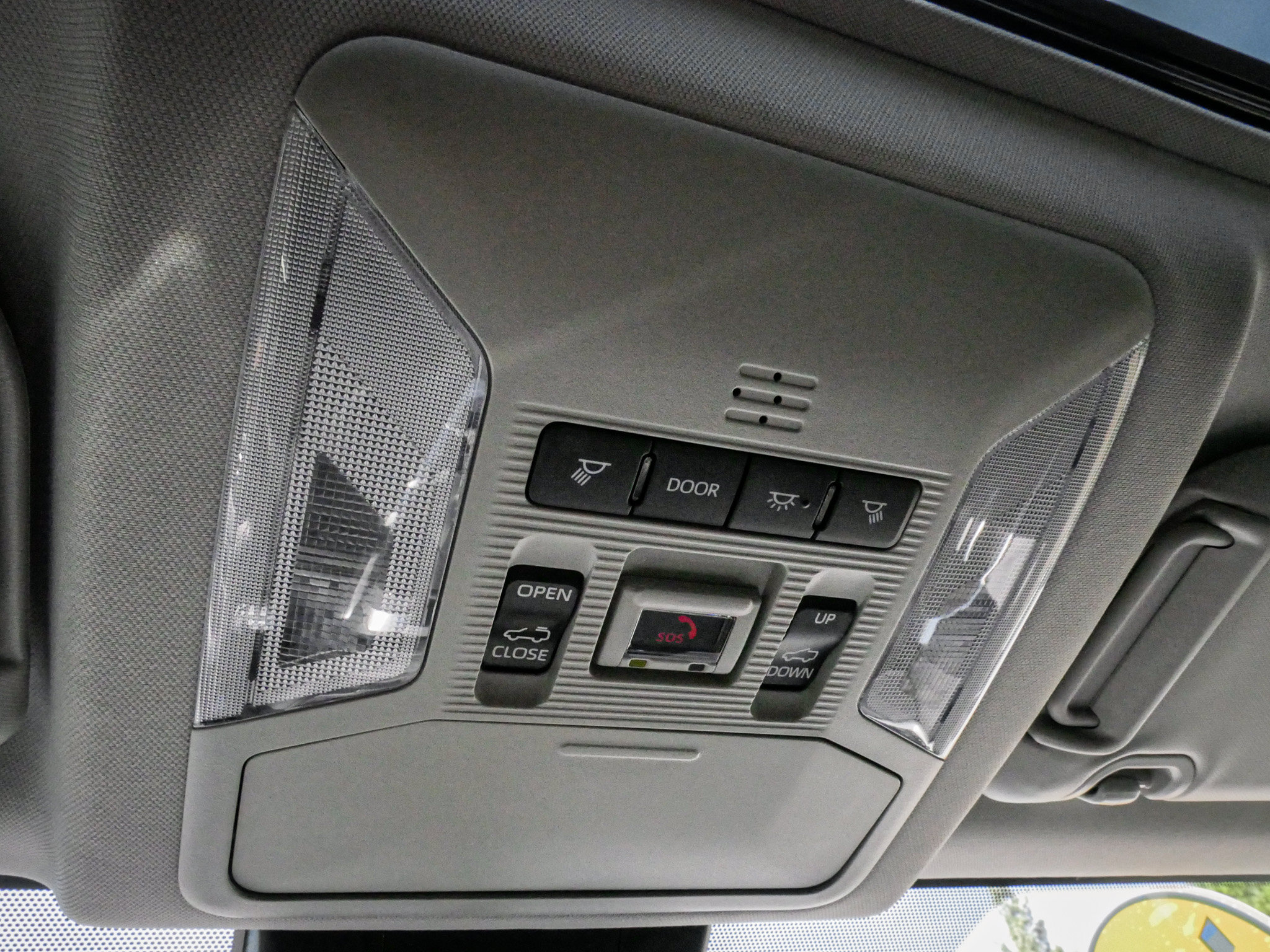 Used 2025 Toyota RAV4 XLE w/ Convenience Package FWD image 26
