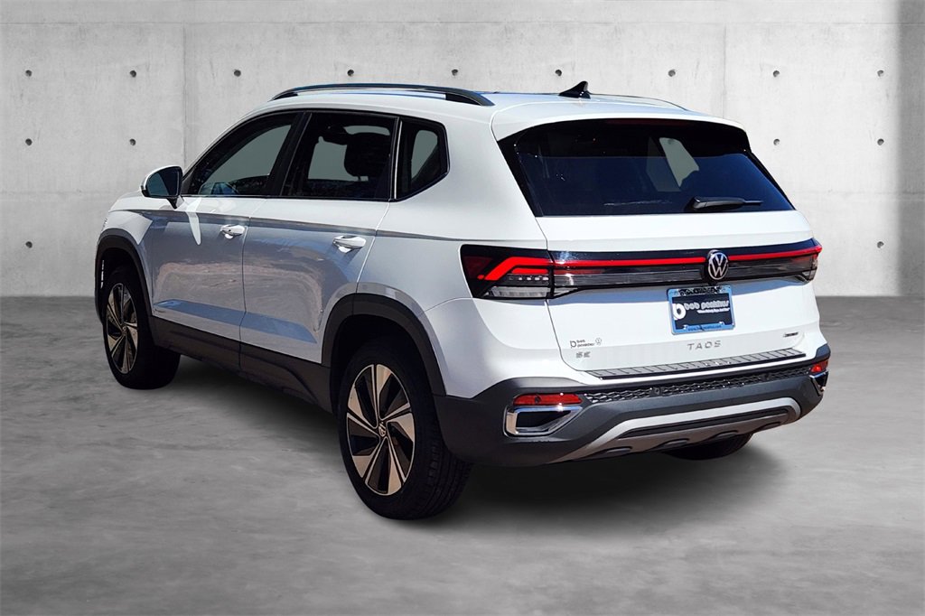 Used 2025 Volkswagen Taos SE image 29