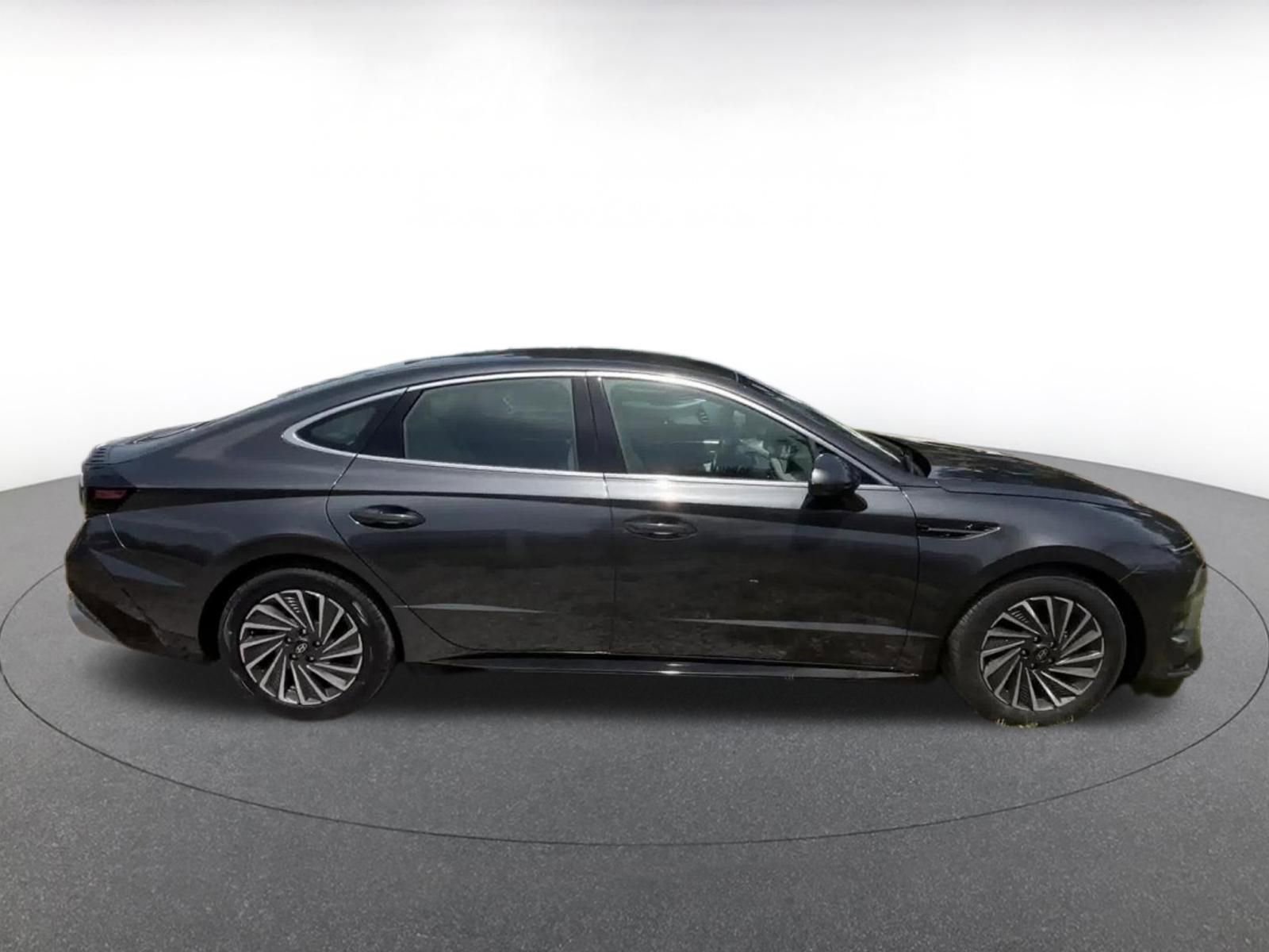 Used 2025 Hyundai Sonata SEL FWD image 16