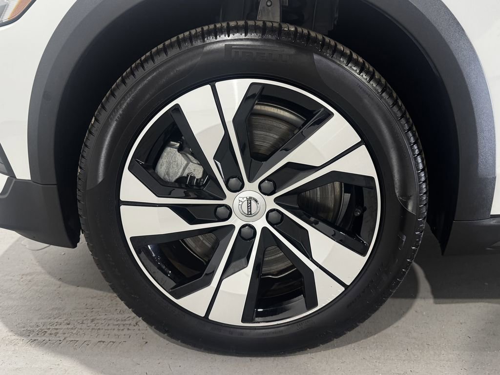 Used 2025 Volvo V60 B5 Cross Country Plus AWD/4WD image 8