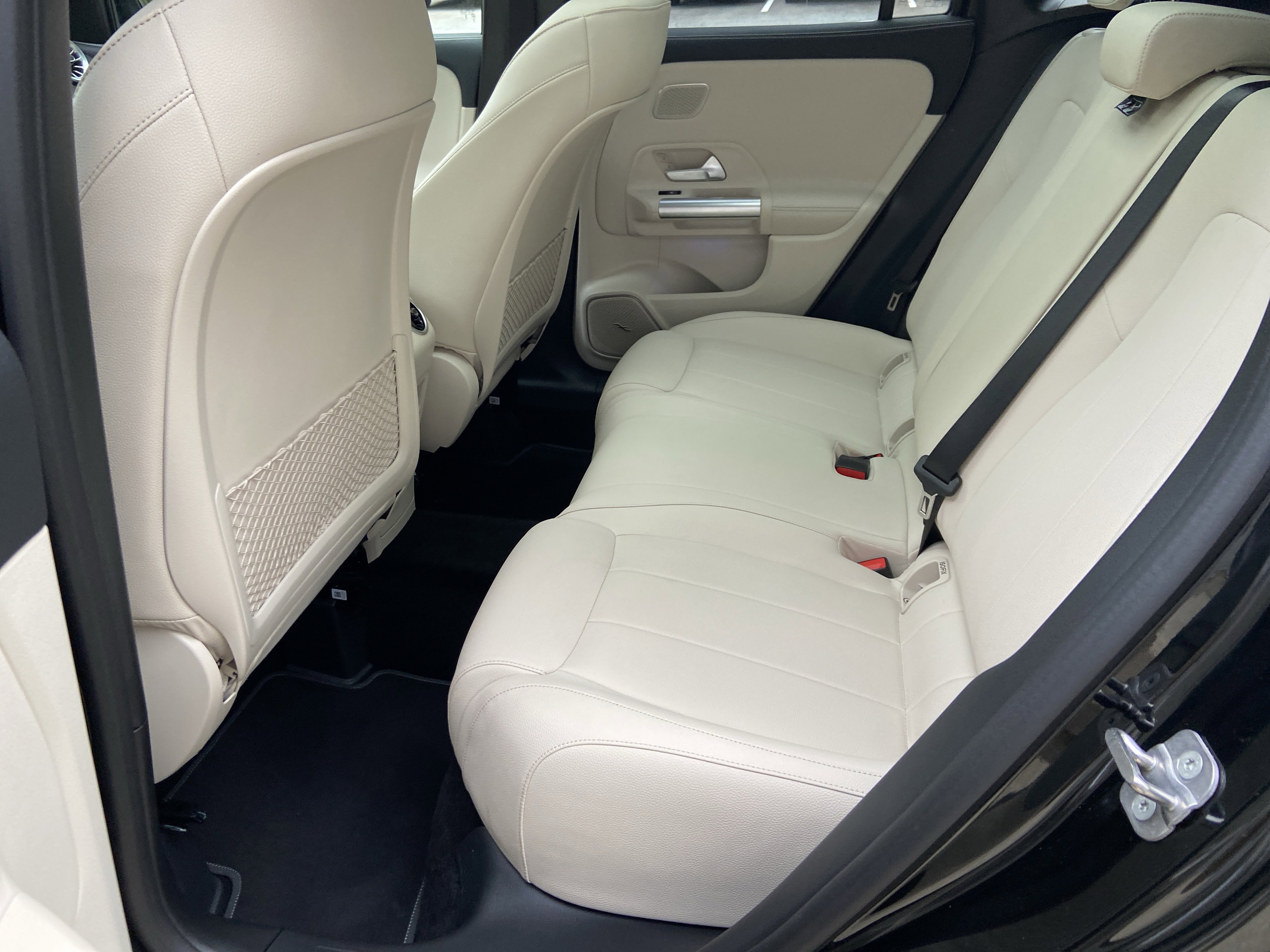 Certified 2025 Mercedes-Benz GLA 250 4MATIC image 38