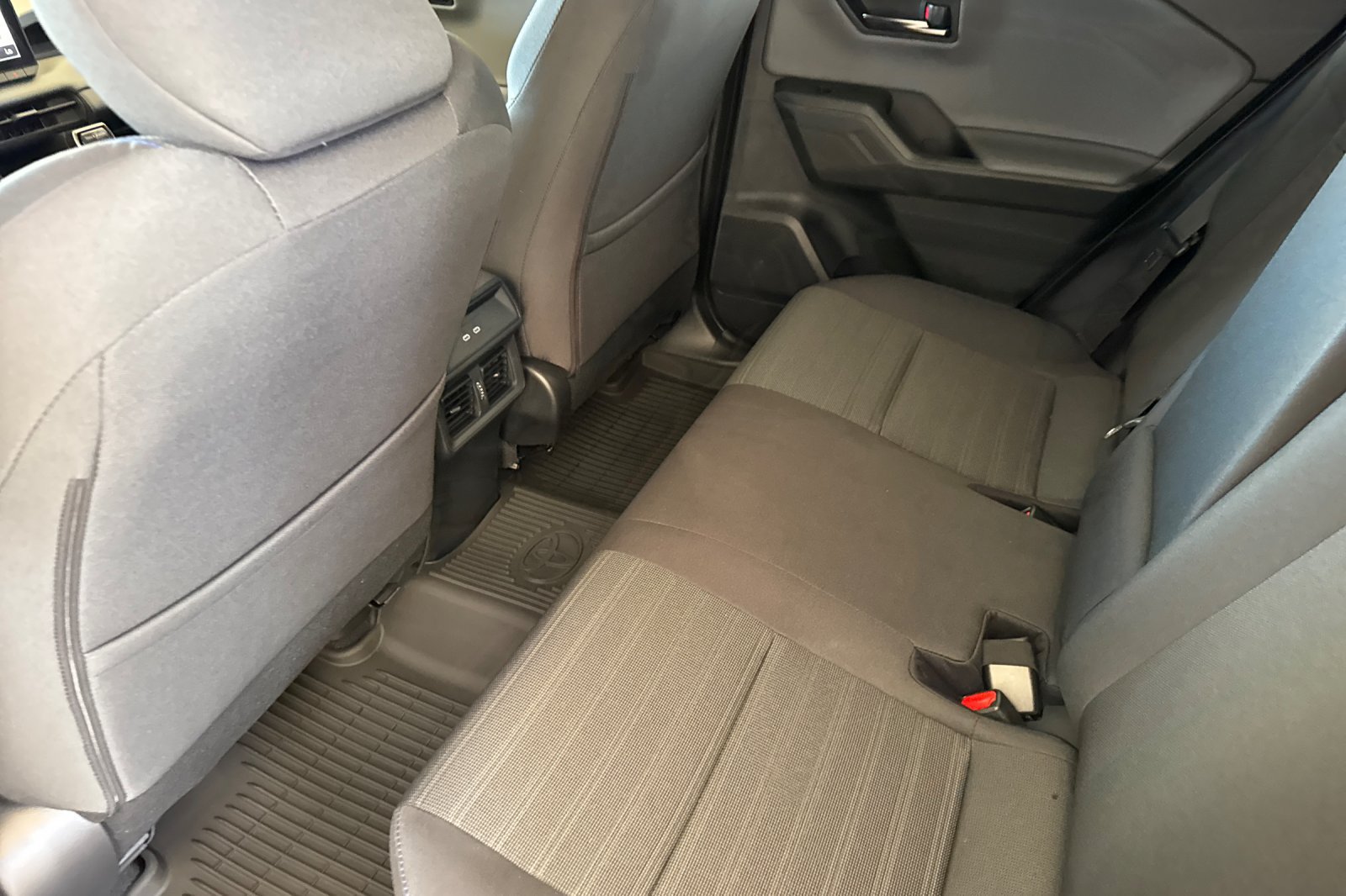 New 2026 Toyota RAV4 SE w/ Convenience Package AWD/4WD image 14
