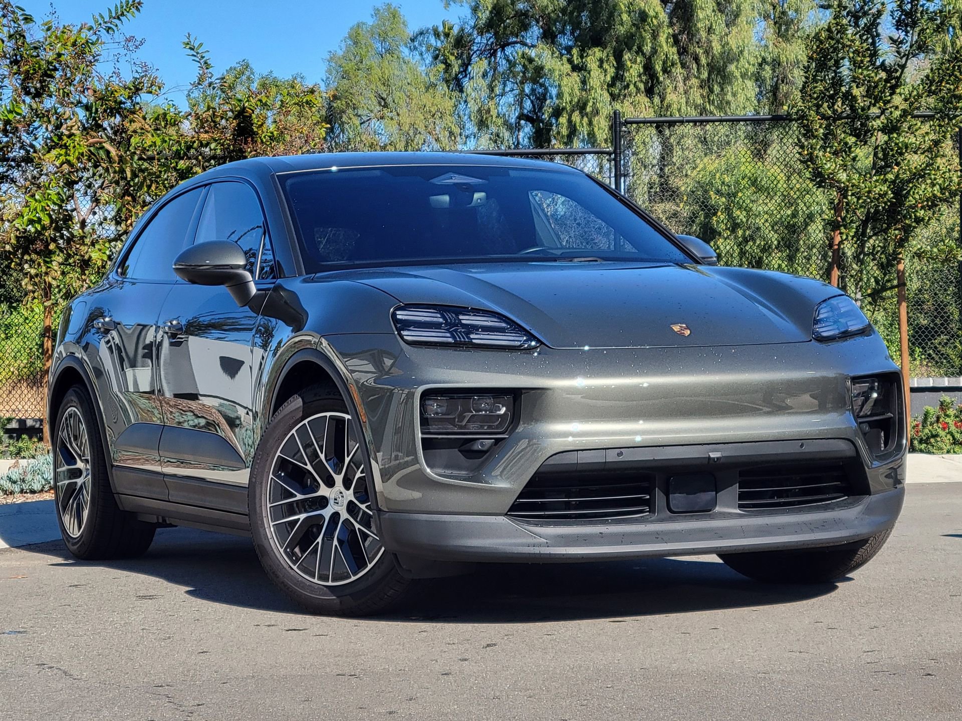 New 2025 Porsche Macan Electric RWD image 8
