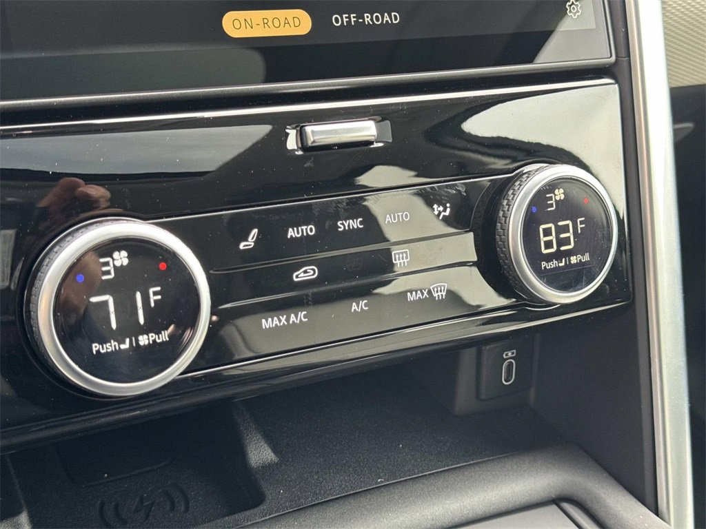 New 2026 Land Rover Discovery Limited Edition image 26