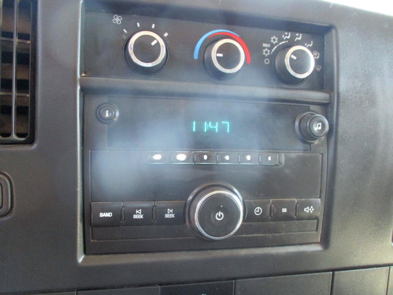 Used 2011 Chevrolet Express 2500 RWD image 11