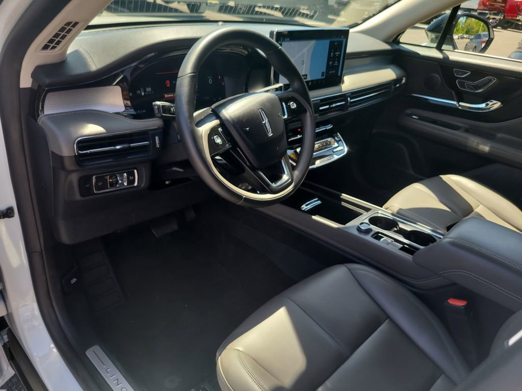 Used 2024 Lincoln Corsair FWD image 16