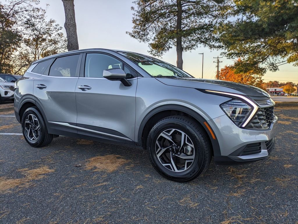 Used 2024 Kia Sportage LX image 2