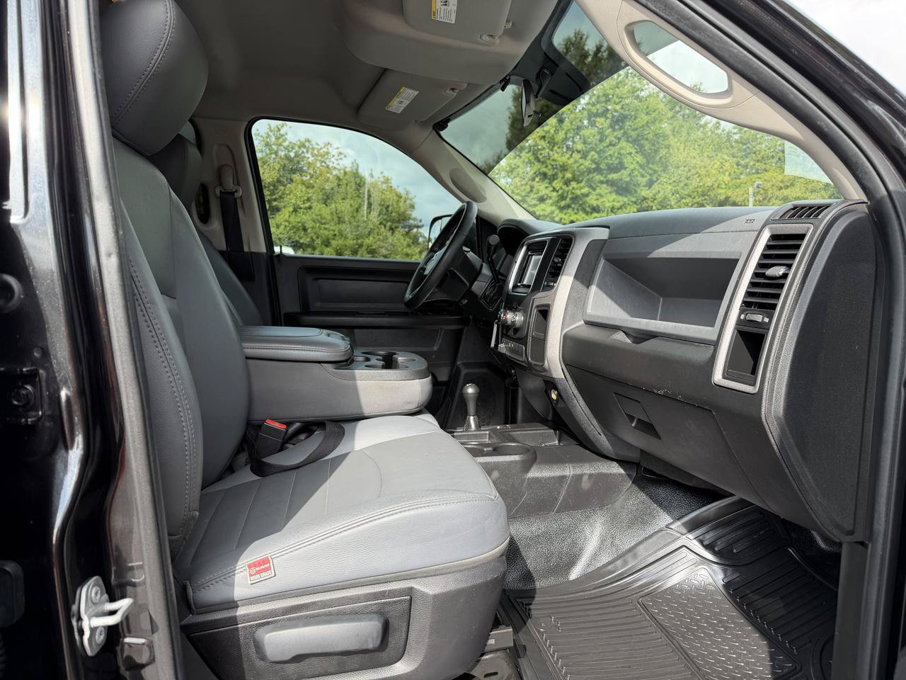 Used 2017 RAM 3500 Tradesman w/ Chrome Appearance Group AWD/4WD image 12