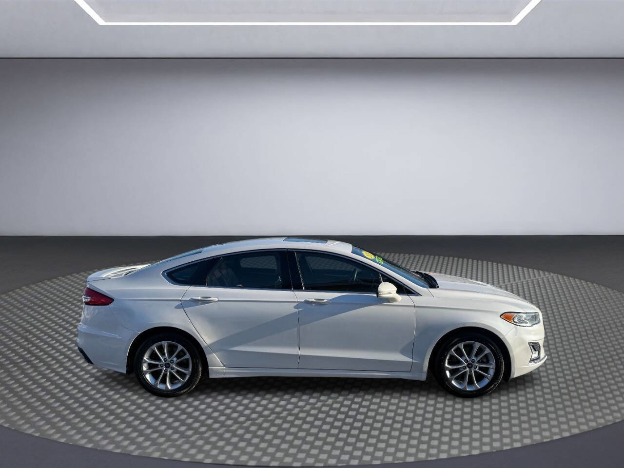 Used 2019 Ford Fusion Energi Titanium image 5