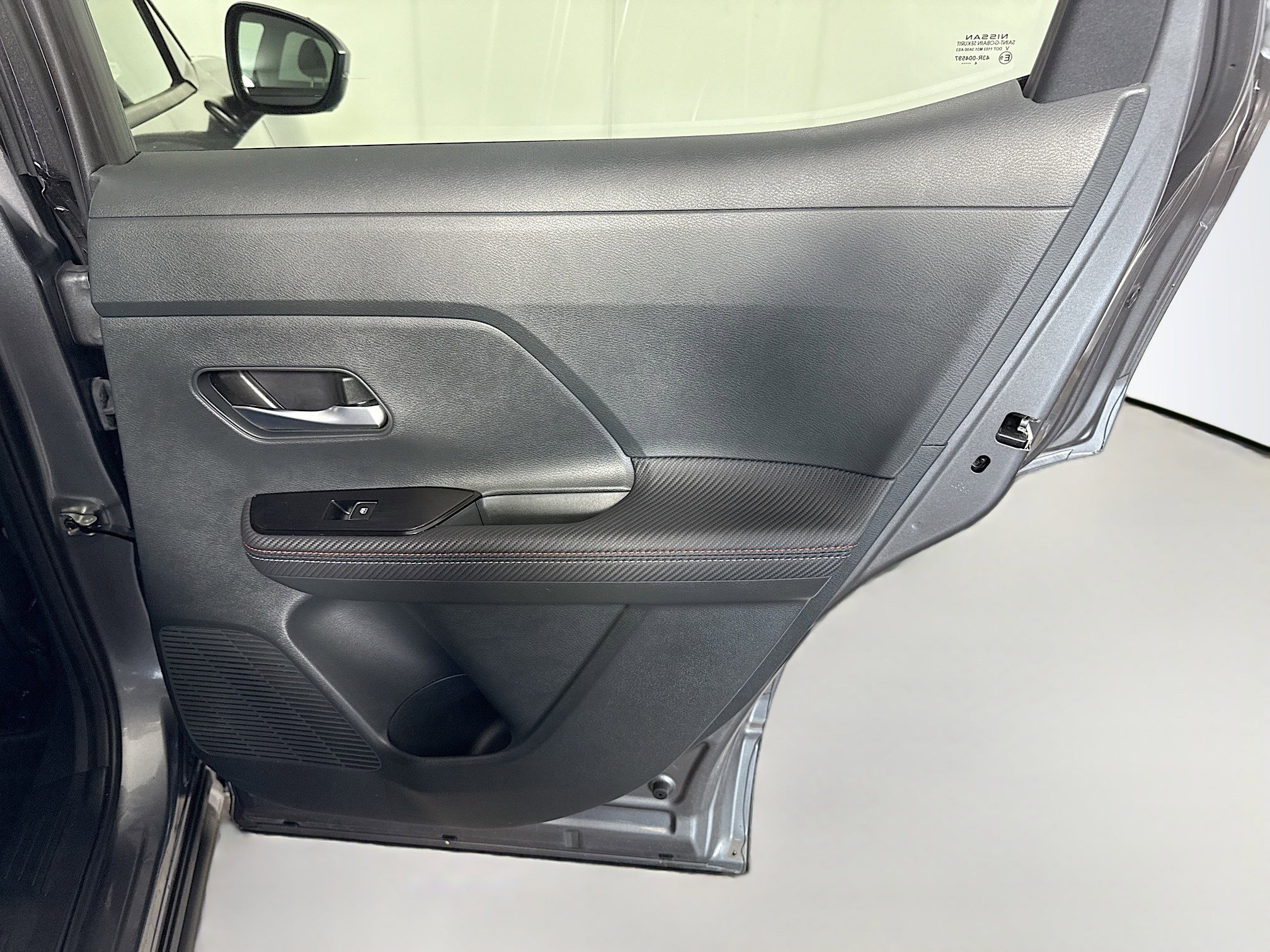 Used 2025 Nissan Kicks SR w/ Interior Electronics Package image 28