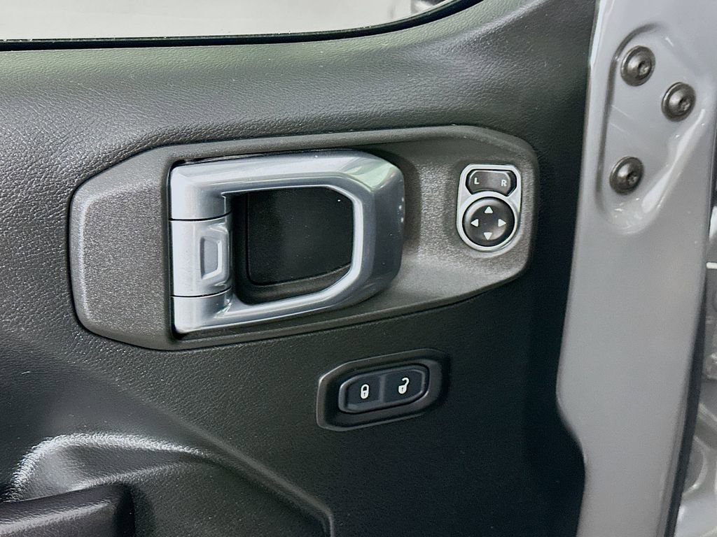 Certified 2021 Jeep Gladiator Rubicon w/ Cold Weather Group image 27