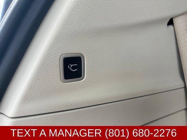 Used 2022 Chrysler Voyager LX FWD image 11