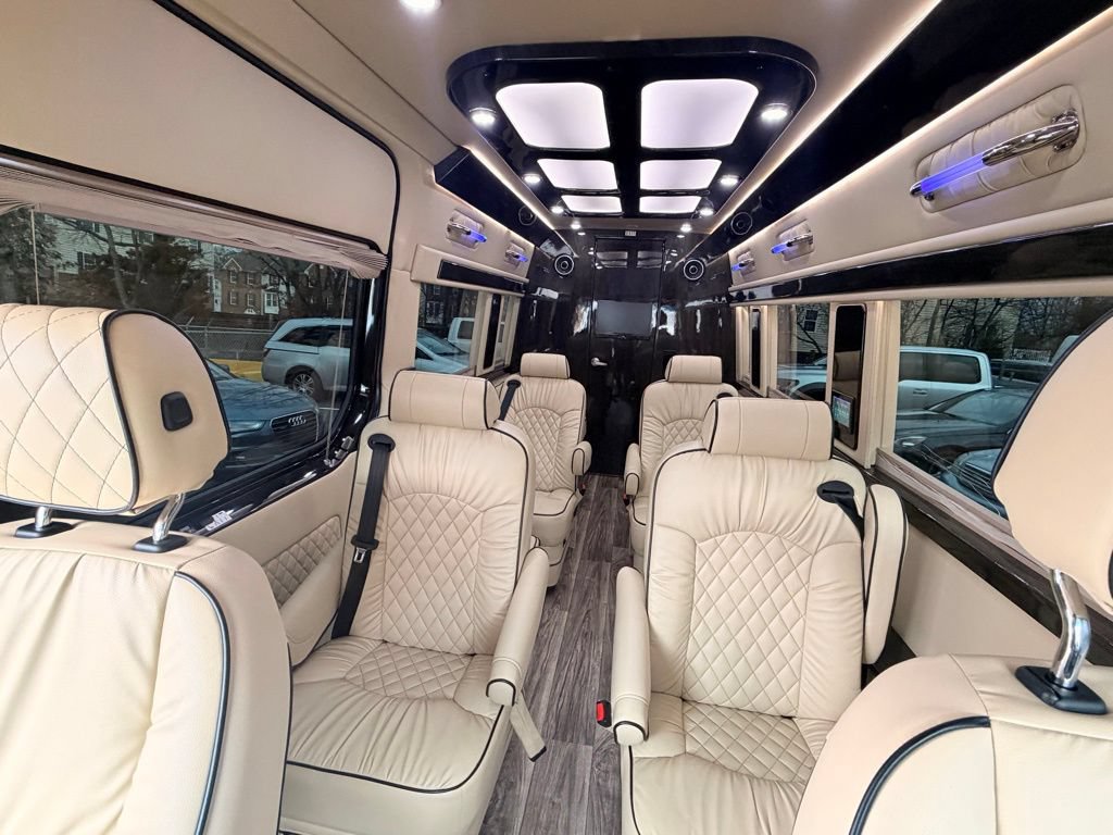 Used 2020 Mercedes-Benz Sprinter 3500 image 11