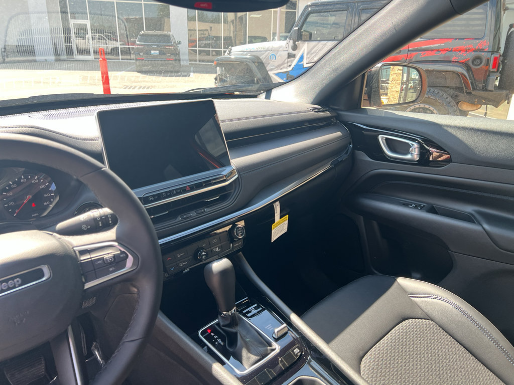 New 2026 Jeep Compass Latitude AWD/4WD image 5