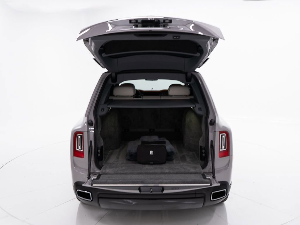 Certified 2023 Rolls-Royce Cullinan w/ Dark Exterior Package AWD/4WD image 51