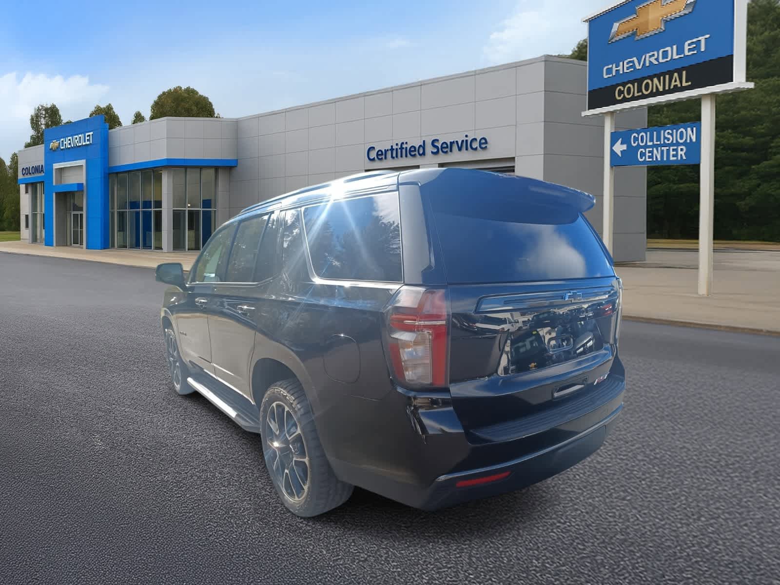 Used 2022 Chevrolet Tahoe RST w/ Luxury Package AWD/4WD image 5