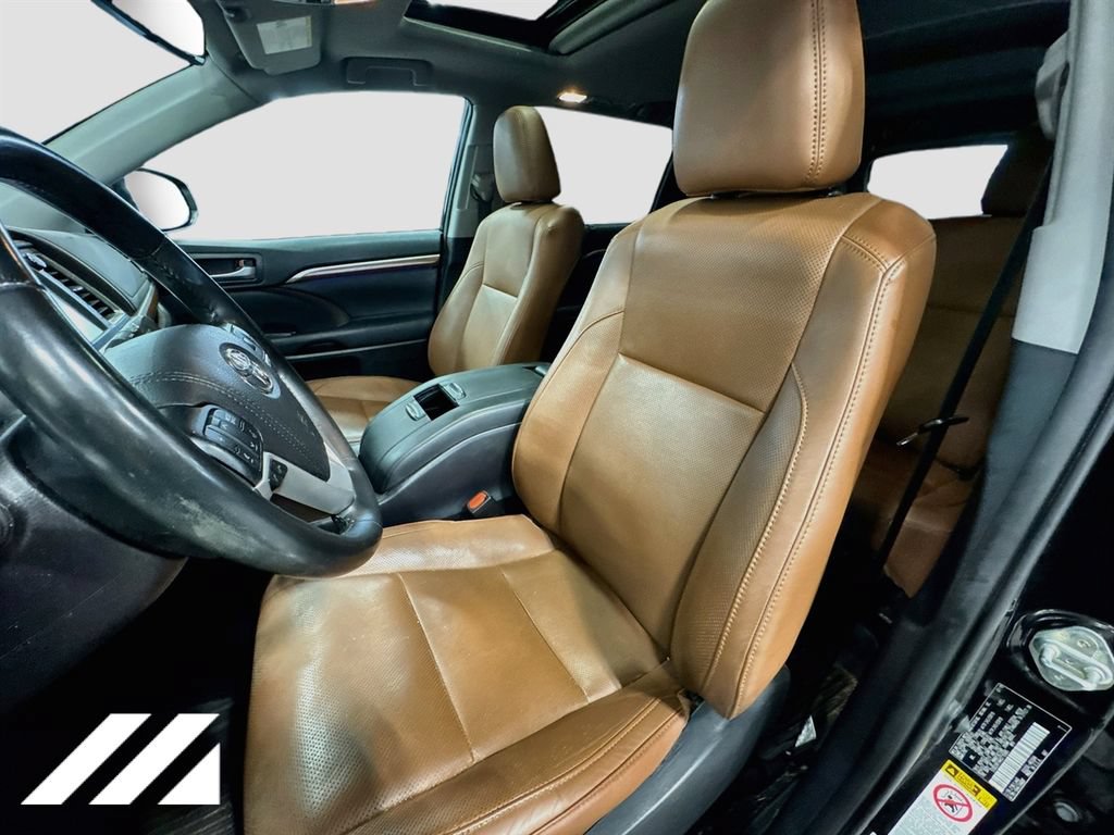 Used 2019 Toyota Highlander Limited AWD/4WD image 25