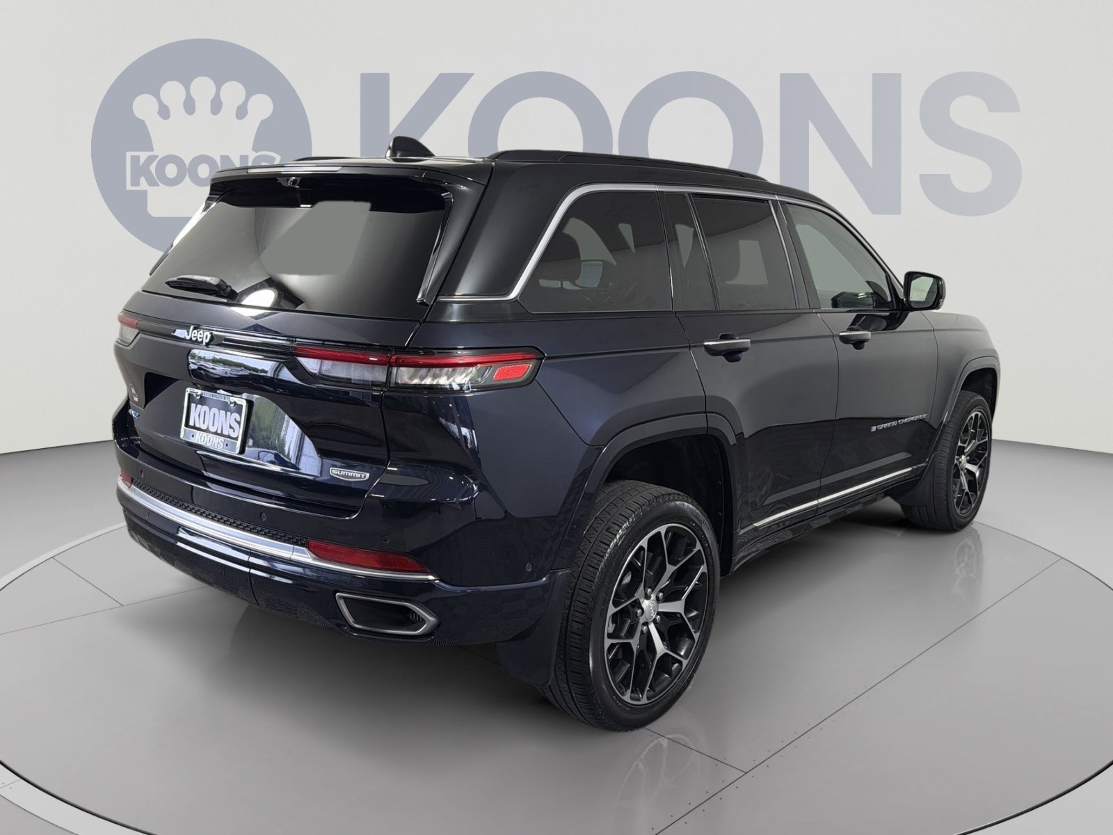 Used 2024 Jeep Grand Cherokee Summit AWD/4WD image 7