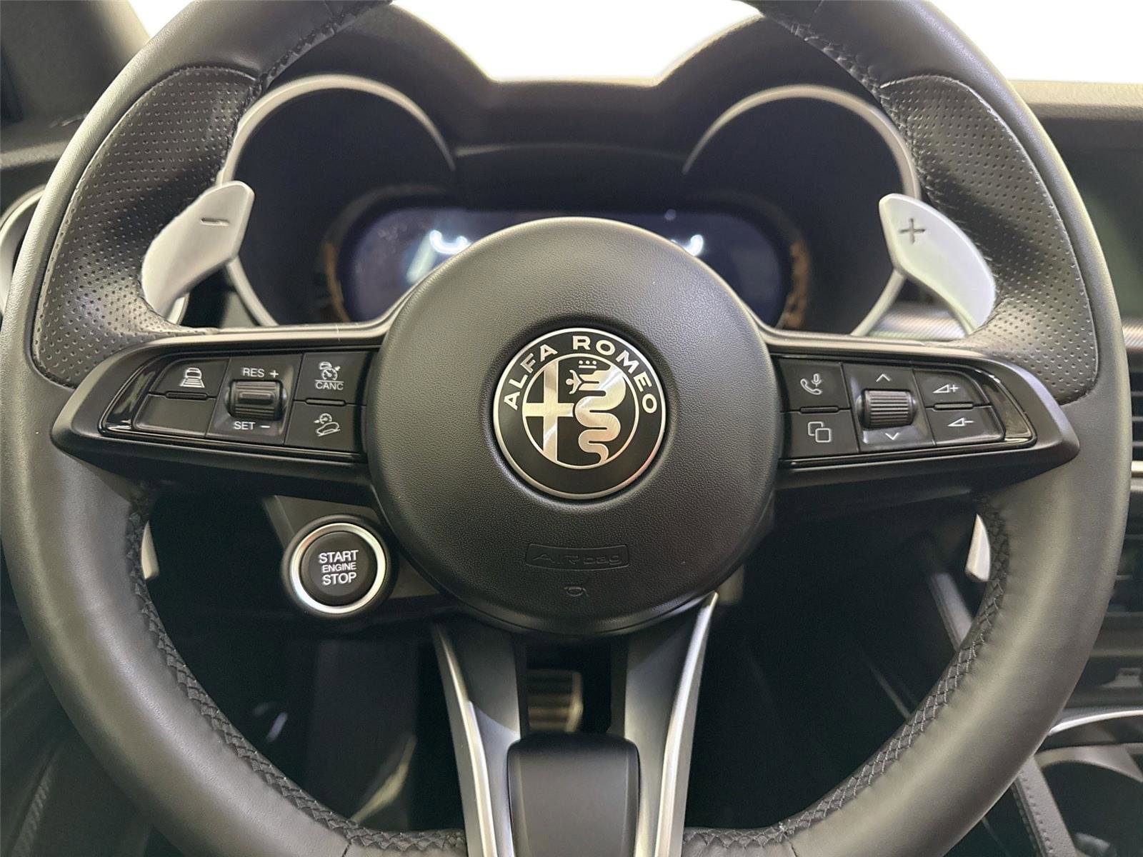 Used 2024 Alfa Romeo Stelvio Veloce image 17