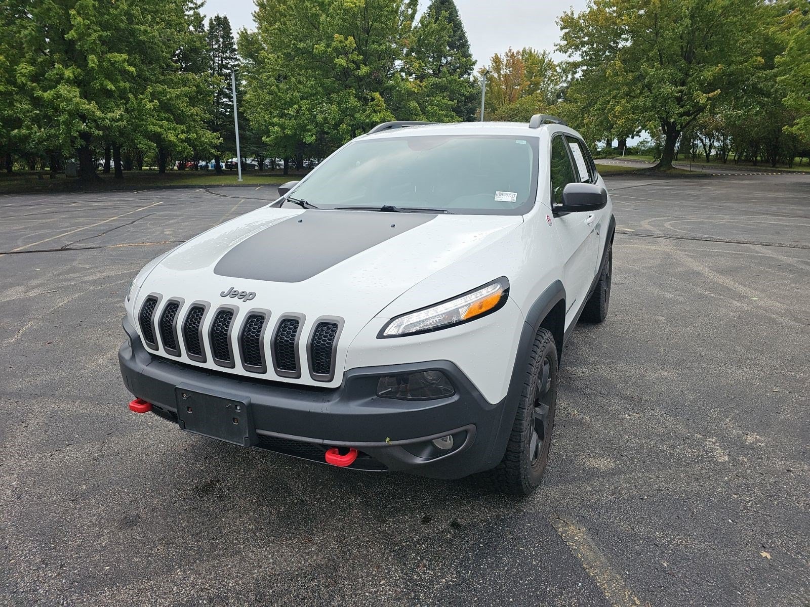 Used 2017 Jeep Cherokee Trailhawk w/ Cold Weather Group AWD/4WD image 2